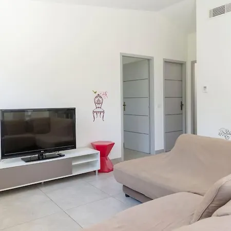 Сasa de vacaciones 4 Personnes U Pinu, Piscine Partagée, 6 Kms De Vecchio Porto Vecchio