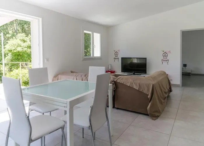 Сasa de vacaciones 4 Personnes U Pinu, Piscine Partagée, 6 Kms De Vecchio