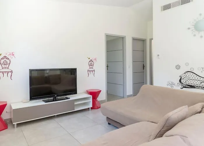 Сasa de vacaciones 4 Personnes U Pinu, Piscine Partagée, 6 Kms De Vecchio Porto Vecchio