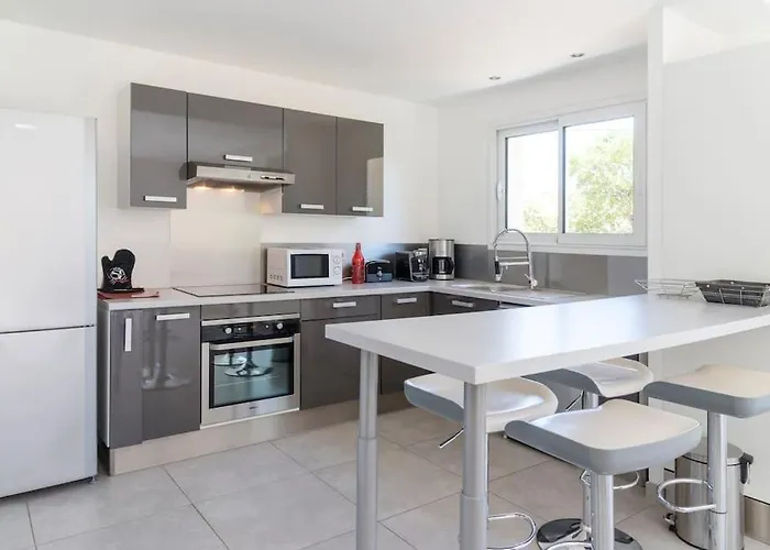 4 Personnes U Pinu, Piscine Partagée, 6 Kms De Vecchio *